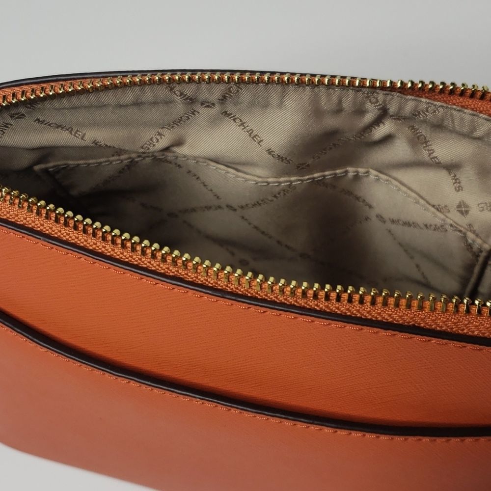 Michael Kors Cindy Crossbody - Picture 7 of 9
